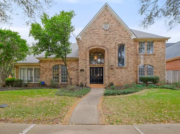 818 Skimmer Court, Sugar Land, TX 77478