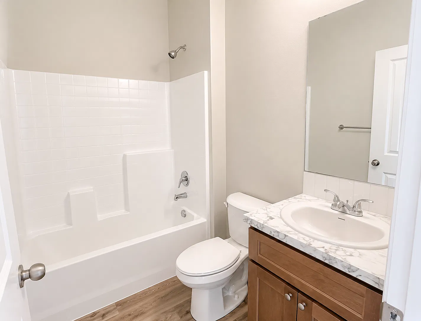 3 bed, 1230 sqft, $2,195 — Photo 4