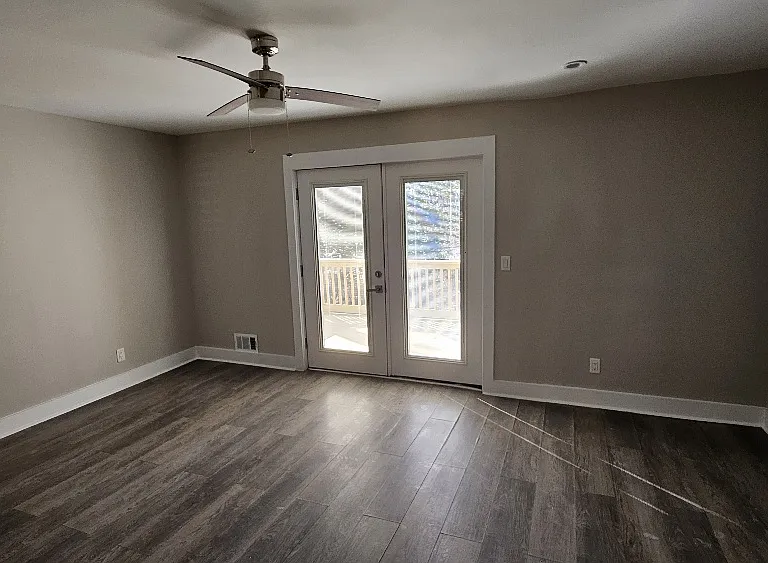 322 Unit has nice double doors to deck!