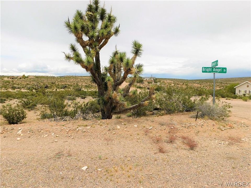 1st image of 825 E Bright Angel Dr