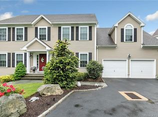 7 Stonecroft Way, Monroe, CT 06468