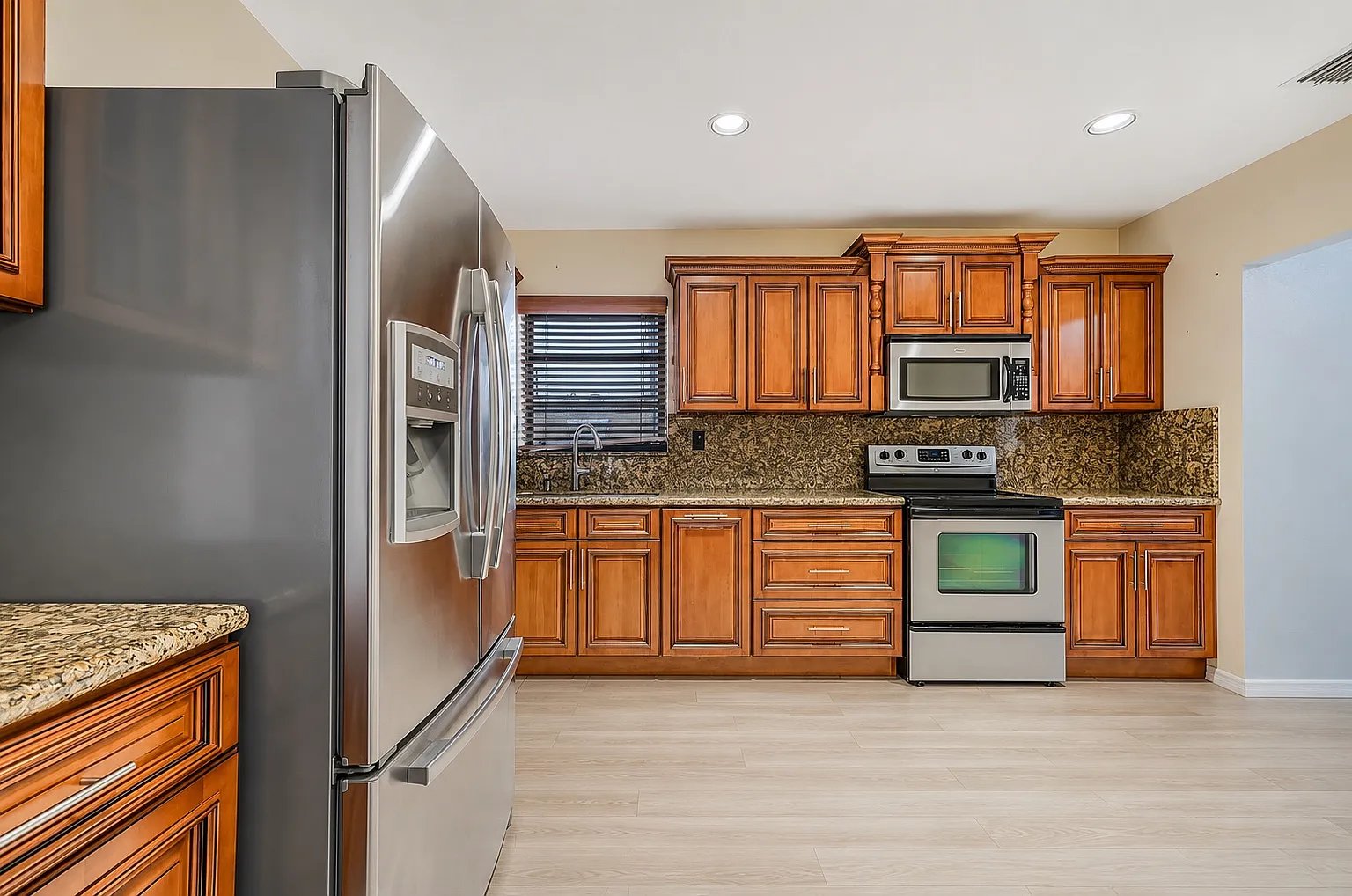 4 bed, 1500 sqft, $3,900 — Photo 4