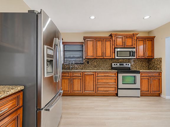 4th image of 12231 SW 191st Ter