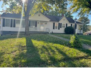 913 Carroll St, Mount Airy, NC 27030