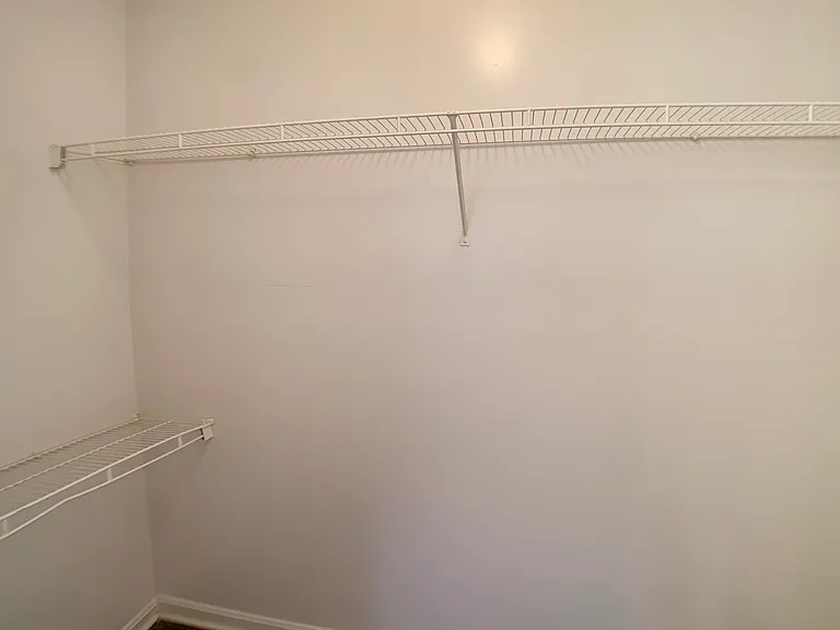Knobs Pointe Apartments — Photo 32
