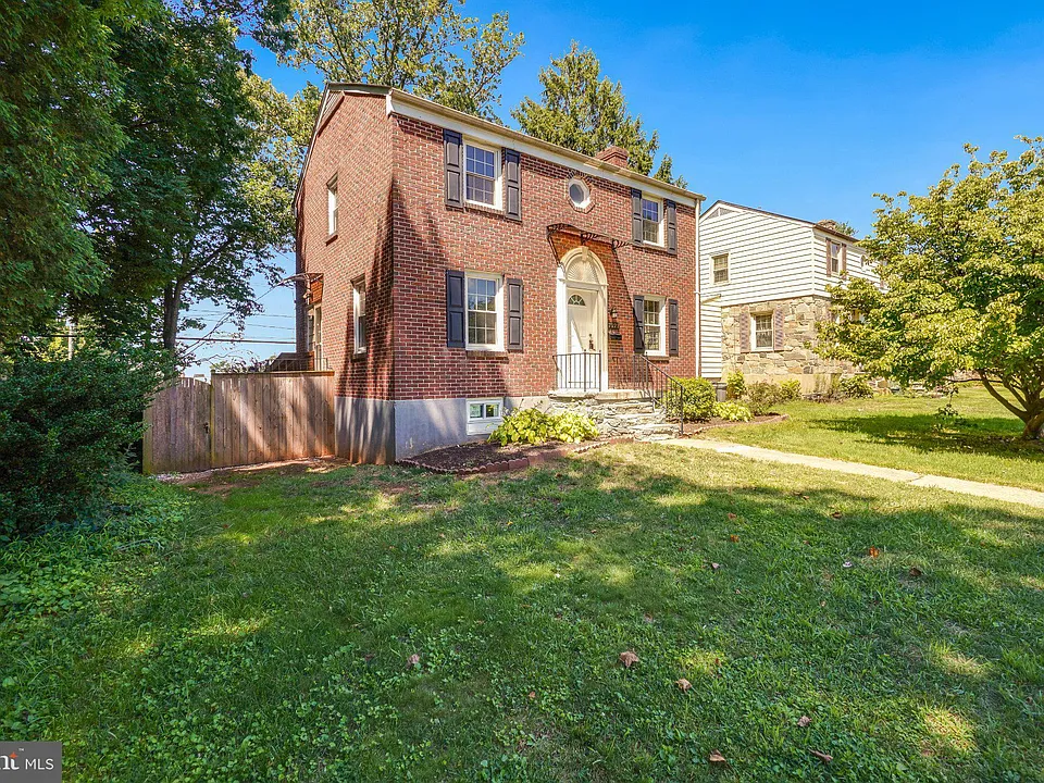 7022 Deerfield Rd