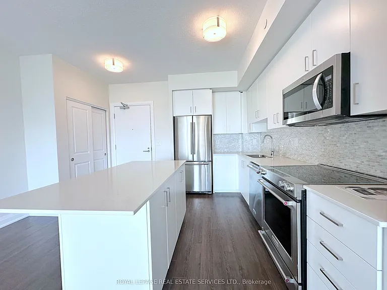 2333 Taunton Rd #209 — Photo 3