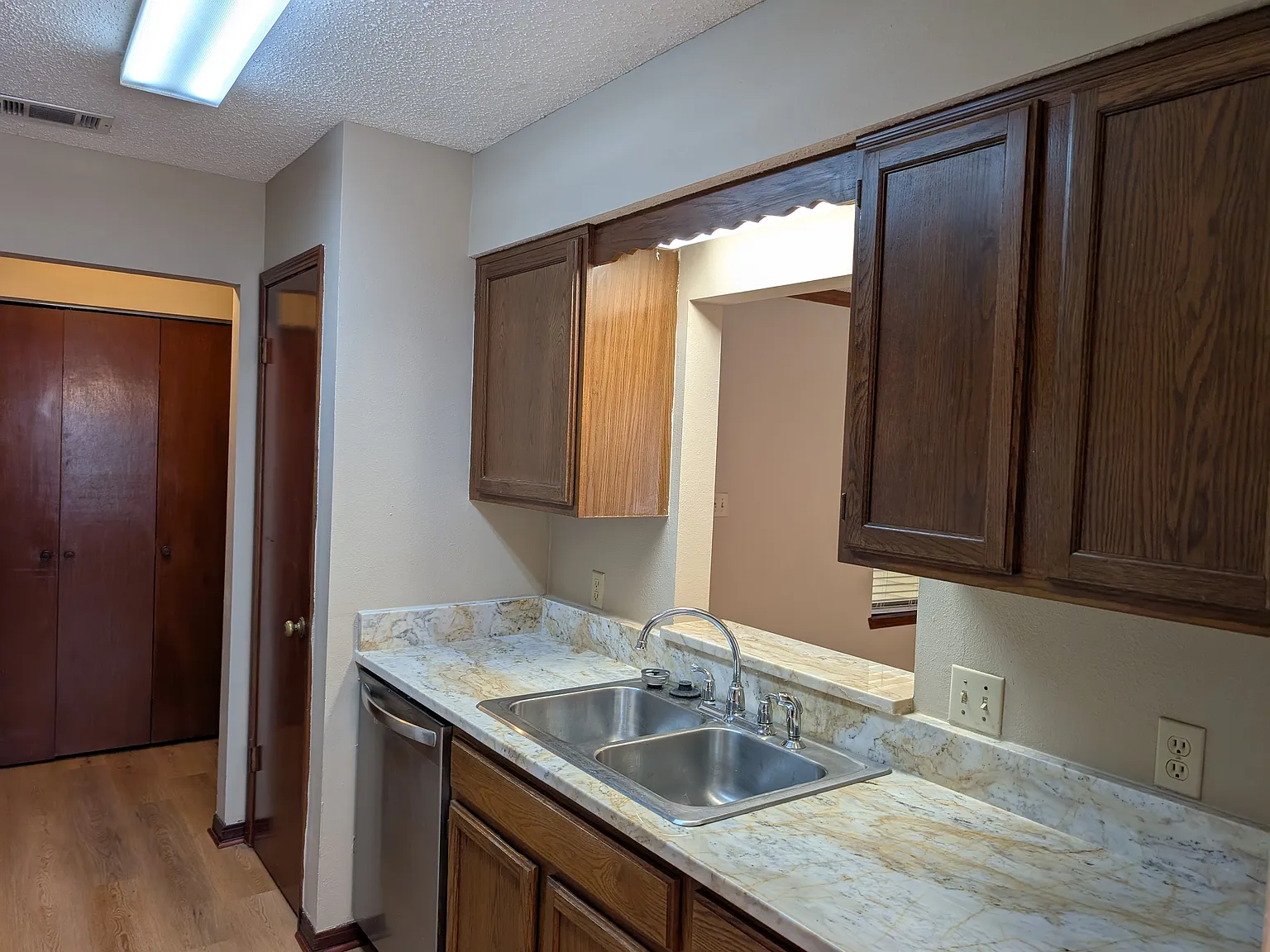 2 bed, 1123 sqft, $1,341 — Photo 4
