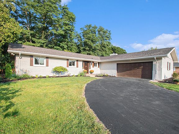 2nd image of 1027 Rosemary Ln