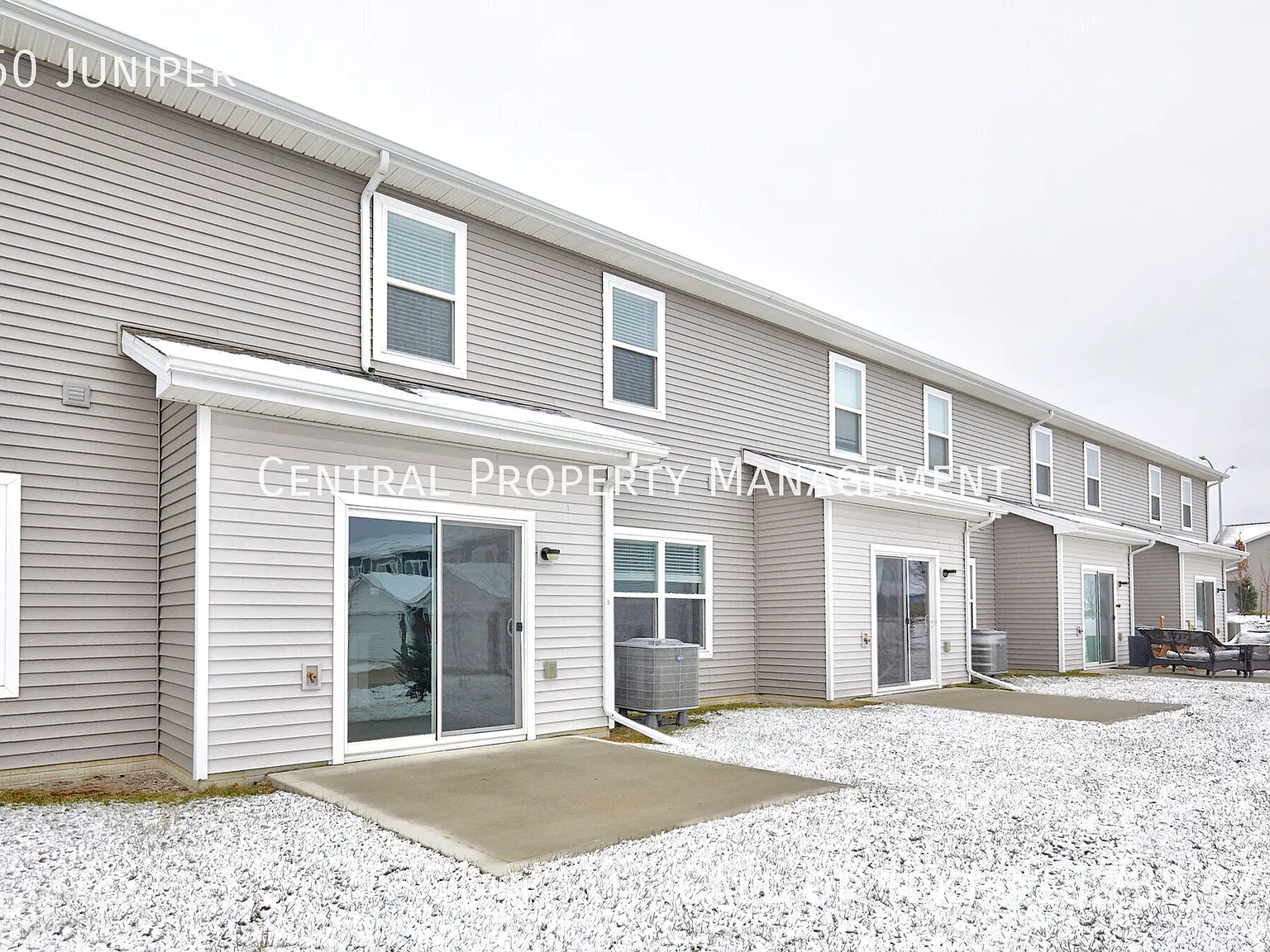 3 Bedroom 2.5 Bathroom Townhome in Painted Woods Community — Photo 2