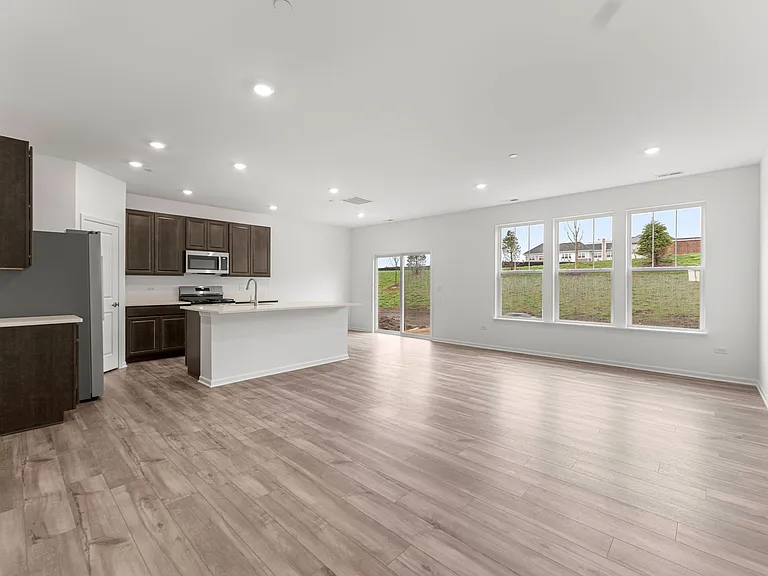 12195 Dodwell St — Photo 1