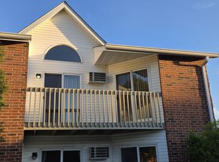 1350 Cunat Ct APT 2D, Lake In The Hills, IL 60156