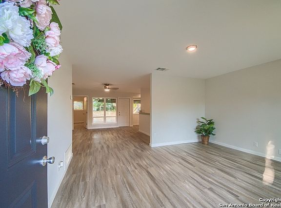 4th image of 11934 Alamo Blanco St