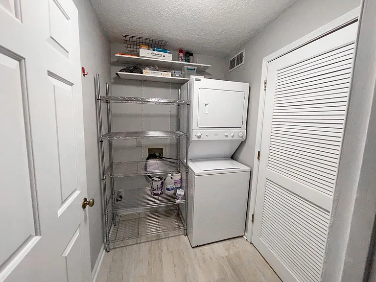308 Hollyfax Cir — Photo 11