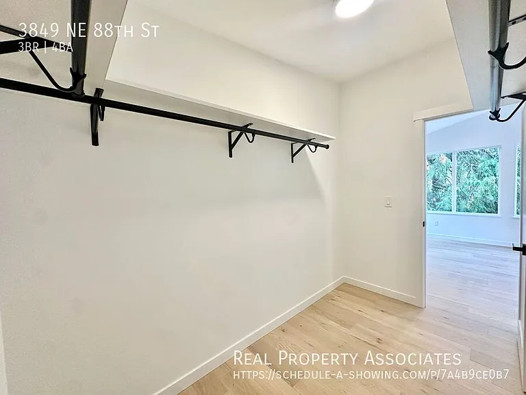 3849 NE 88th St — Photo 28