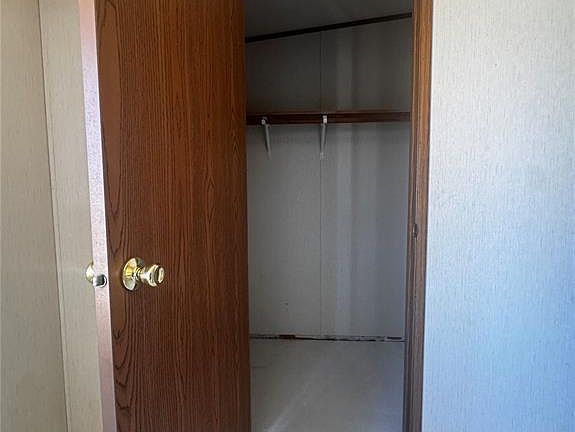 5th image of 4150 Sengbeil Rd