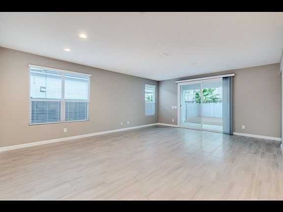 4th image of 38254 W San Sisto Ave