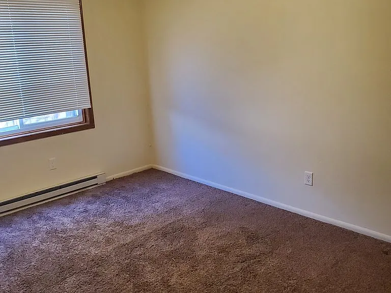 Affordable Grimes apartments minutes from everything! — Photo 9