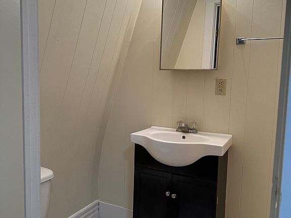 5th image of 64 Clinton St APT 2A