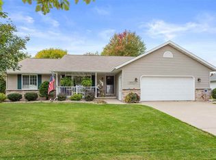 1809 S Angela Dr, Appleton, WI 54915