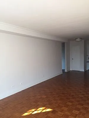 Rented by Metropolis Real Estate of Manhattan | media 10