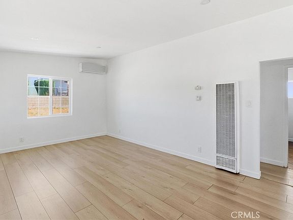 3rd image of 1114 N Cherry St