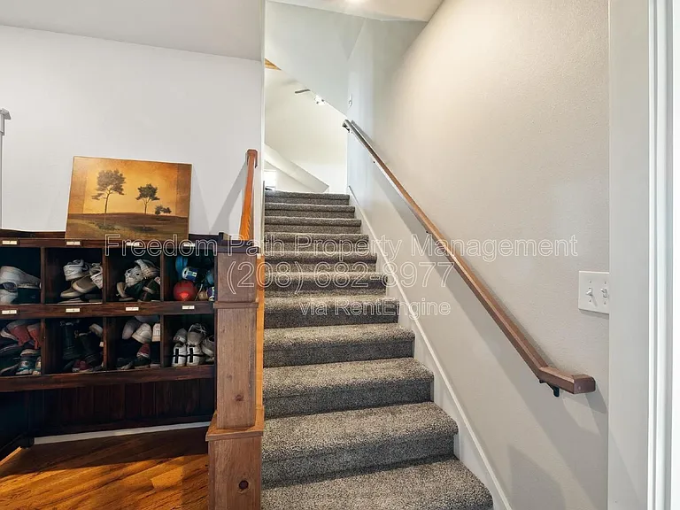 721 Sanctuary Hls — Photo 36