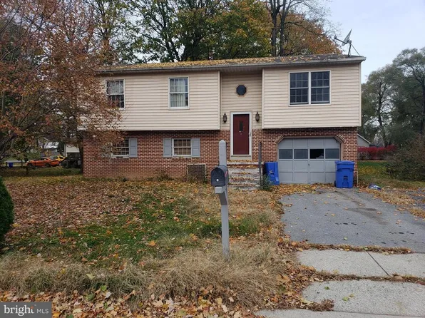 2 Raspberry Dr, Mechanicsburg, PA 17050