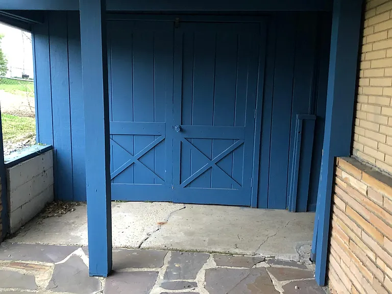 21 Montgomery Ave — Photo 9