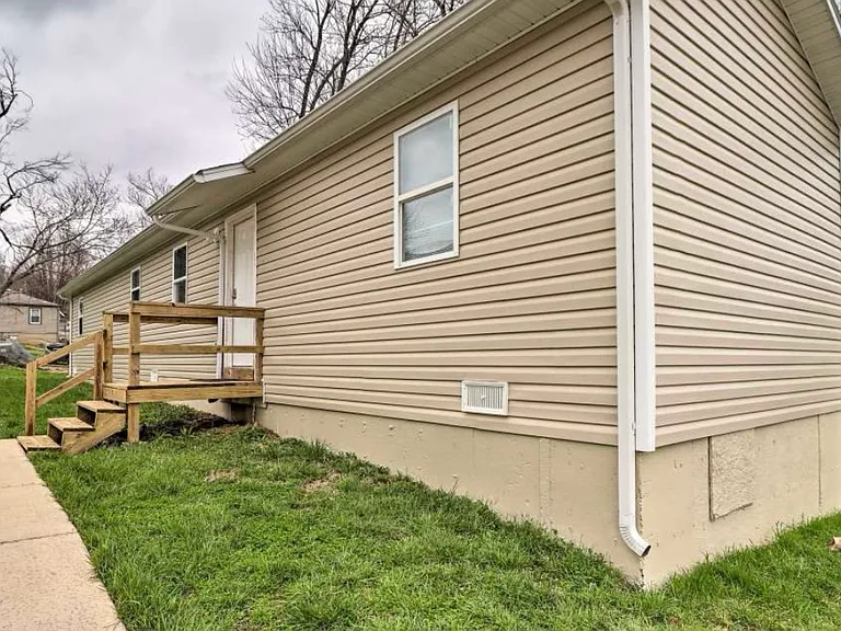 924 Renfrow St — Photo 18