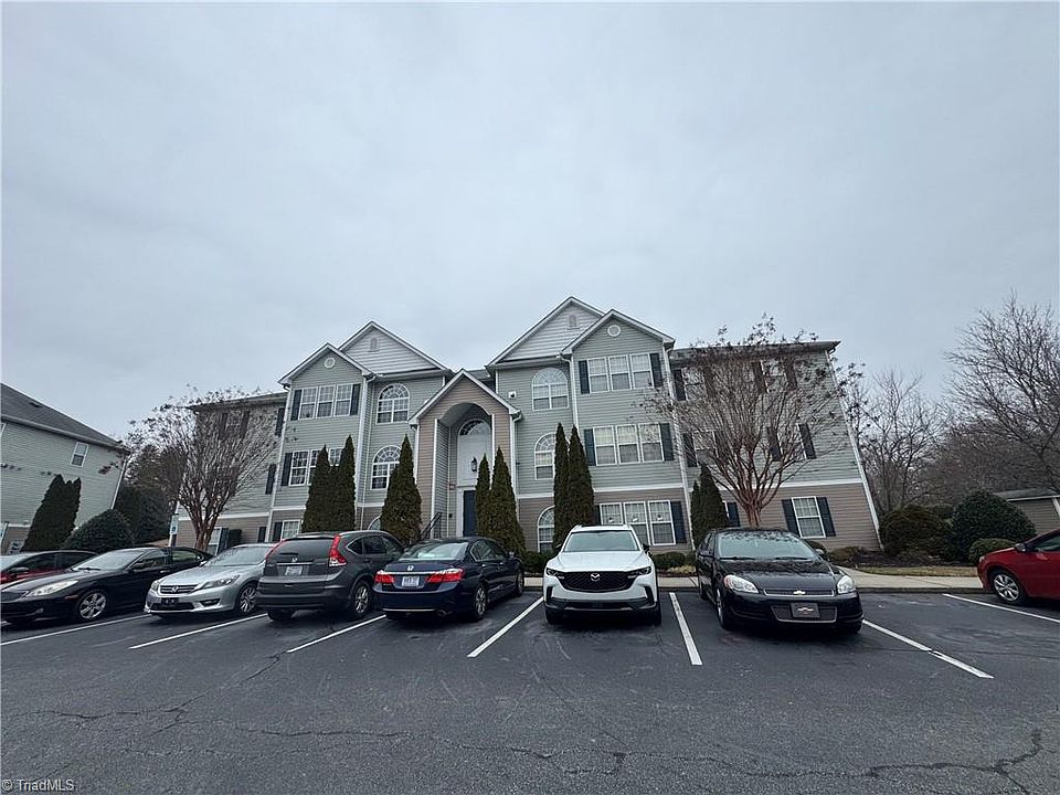 1st image of 4700 Pennoak Ln APT E