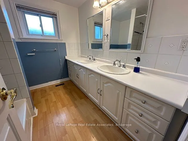 13 Edwin Dr — Photo 12