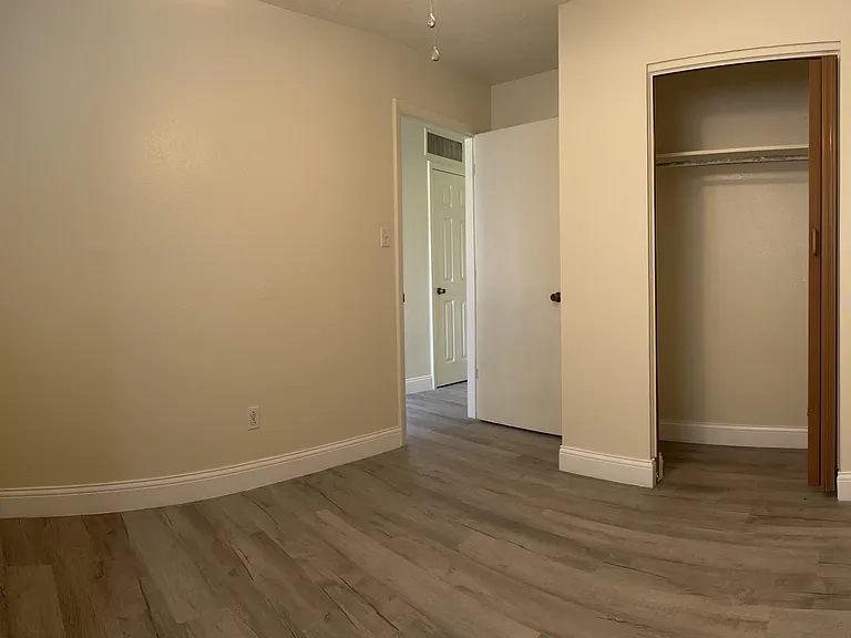 3525 Sheridan St #1 — Photo 6