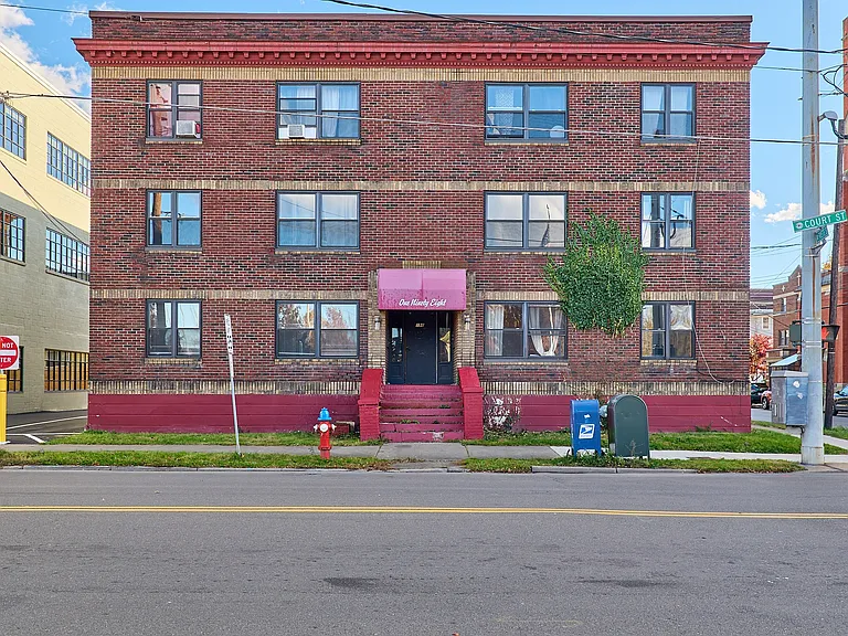 198 Court St #8 — Photo 14