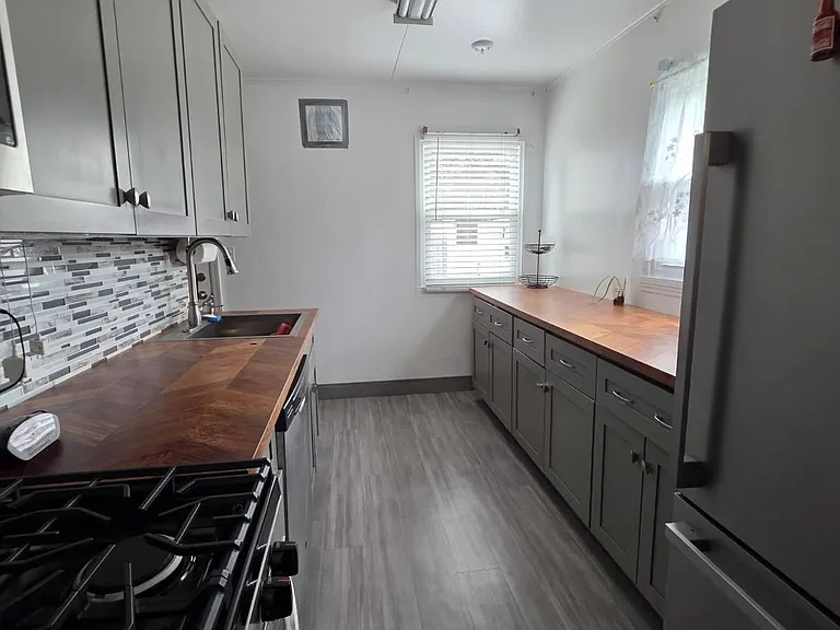 28 Roundhill Dr — Photo 5