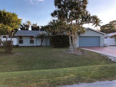 2768 Longboat Dr, Naples, FL, 34104