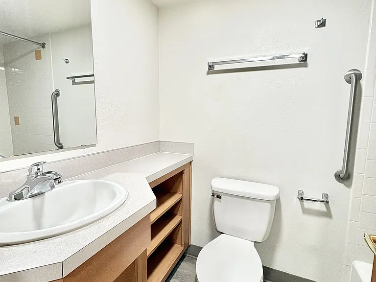 9853-9857 Silverdale Way NW — Photo 5