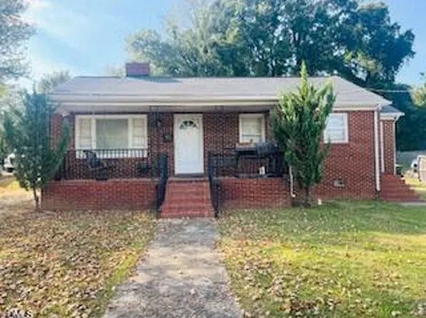 16 S Hillsborough St, Franklinton, NC 27525