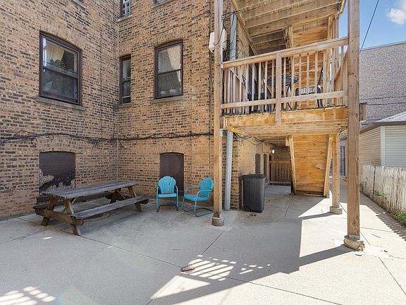 4th image of 2629 W Ainslie St #3