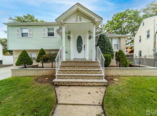 9 Carolynn Rd, Elizabeth, NJ 07201