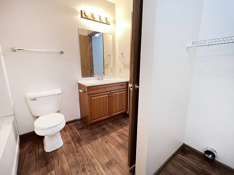 Wyndemere Apartments — Photo 68