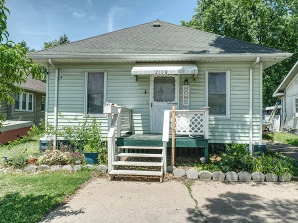 2108 Camanche Ave, Clinton, IA 52732