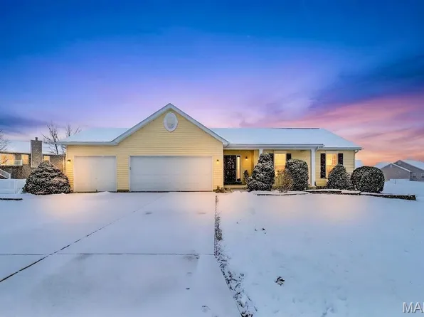420 Paddington Ct, Troy, MO 63379
