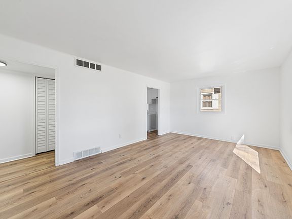 2nd image of 123 Earl Ave
