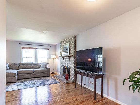 5th image of 1577 Pinetree Dr