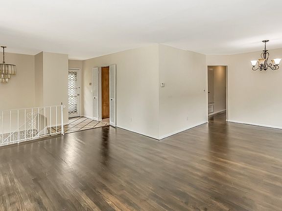 3rd image of 87 Marcus Ave