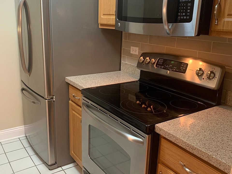 1st image of 6104 Knoll Valley Dr APT 104