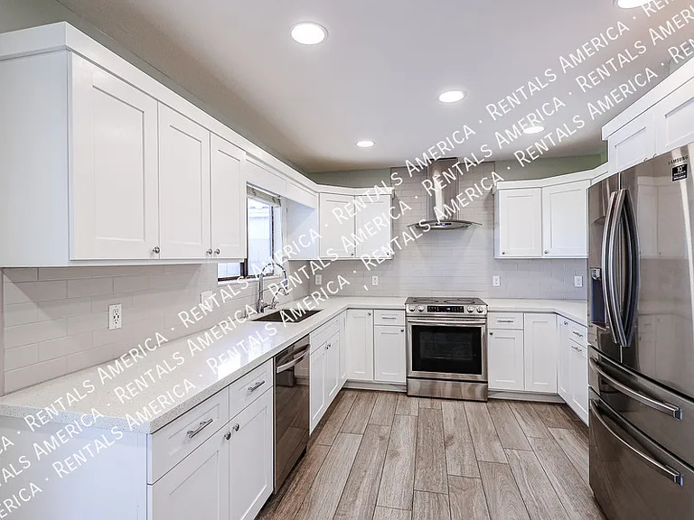 22442 N 21st St — Photo 4