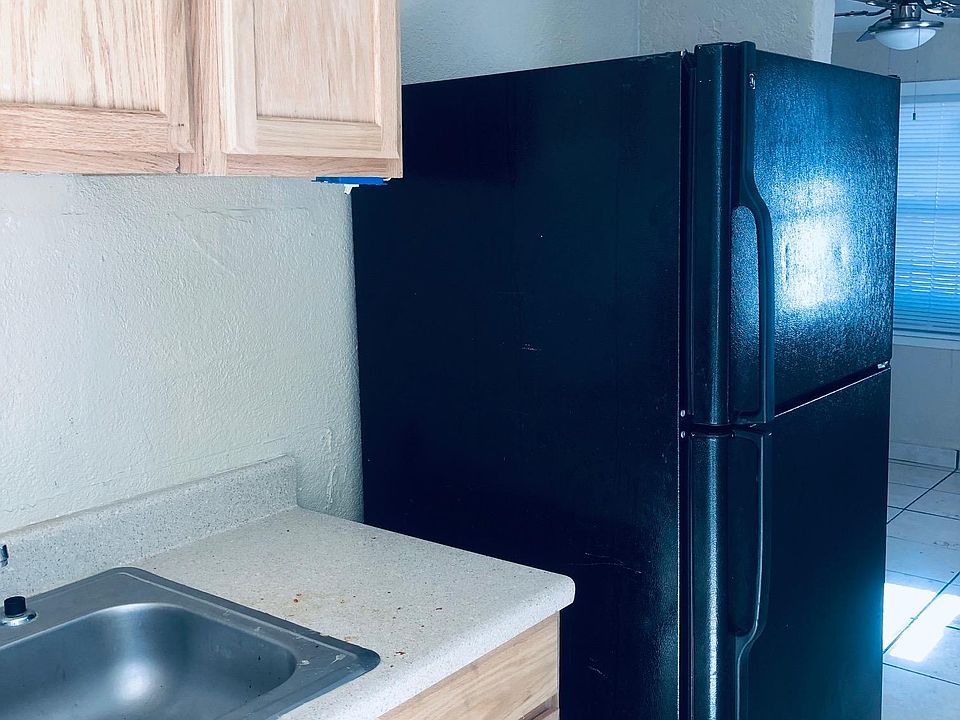 1st image of 404 French Pl APT 3