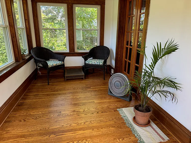 2215 Cole Ave SE — Photo 1